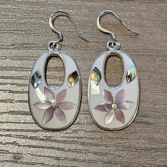 Vintage Alpaca Silver Dangle Earrings with Inlaid Mother of Pearl Flowers - Picture 6 of 6